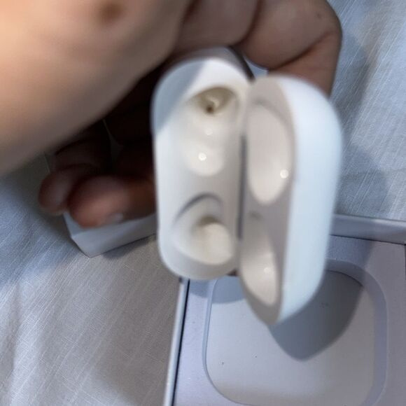 White Wireless Earbuds Charging Case, not used - Picture 6 of 6